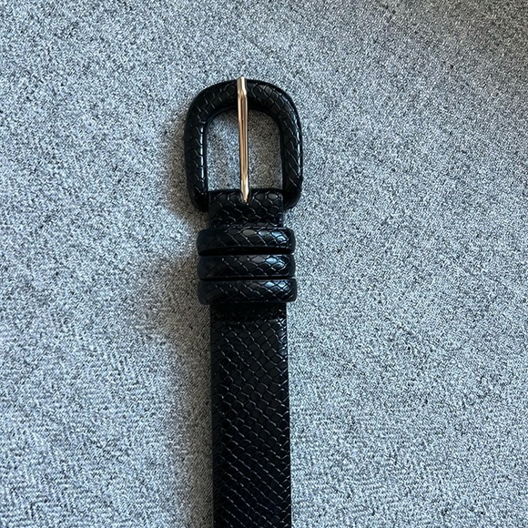 NA-KD belt faux snake, gold detail - Picture 1 of 3